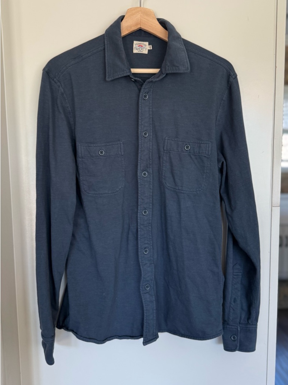 Faherty Men Medium Navy Button-Front Casual Shirt Organic Cotton Comfort Casual